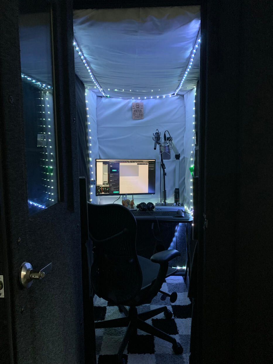 WhisperRoom